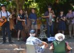 Busking_165367_01.JPG