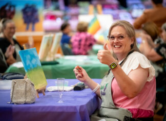 Paint under the stars at Apple and Grape